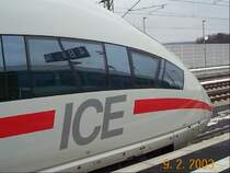 Ein ICE-3 in Montabaur auf Gleis 4. Er wartet auf seine Abfahrt nach K�ln.
