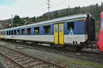 Der ausgeh�hlte AB EWII, 50 85 39-35 140-5, wird bald verschrottet, Stein-S�ckingen, 26.12.2012.