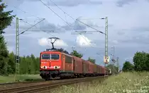 155 194 zieht am 02.06.12 bei Bremen Mahndorf einen gemischten G�terzug in Richtung Bremen Rbf