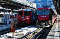 Ge 4/4 II 615 “RE Energie” und Ge 4/4 III 646  B�GA  der RhB am 11.01.2012 im Bahnhof Chur. 