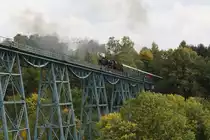 50 3616-5 passiert am 06.10.2012 das Markersbacher Viadukt.
