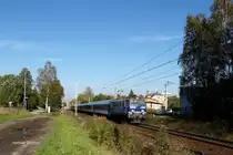EP09-012 mit dem Zug EC 110 PRAHA von Warschau Ostbhf.nach Praha Hl.N in Tichau(Oberschlesien)am 20.10.2012.