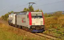 185 664-0 Kombi Verkehr + 139 135-8 Lokomotion in Staffelstein am 04.10.2011.
