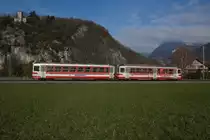 Bt 132 und Be 4/4 101 fahren am 1.12.2012 von Villy Richtung St-Triphon.