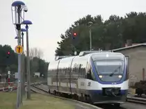 Basdorf, 31.12.12. Einfahrt RB 27 / VT 735 aus Karow Richtung Gro� Sch�nebeck.