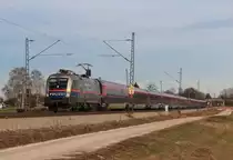 1116 250  Polizei  mit zwei RJ-Garnituren auf dem Weg nach Bregenz, aufgenommen am 31. Dezember 2012 bei �bersee. Gru� an den Lokf�hrer !