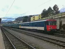 Heute verkehrte ein SBB Extrazug f�r das JUSKILA von Bern nach Zweisimmen, und anschliessend leer zur�ck nach Bern. Im Bild ist der 10-teilige EWI/II Pendel, mit dem BDt EWII 50 85 82-33 921-6, und der Re 4/4 II 11159 am Zugschluss, bei der R�ckfahrt w�hrend dem  Wenden in Spiez. Jedes Jahr f�hrt die SBB den Extrazug nach Zweisimmen, dies ist der einzige Einsatz von SBB Personenz�gen im Simmental, Spiez, 02.01.2013. (Handyfoto)