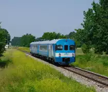711 019 war am 20.06.2012 als R 3859 von Ormoz nach Maribor unterwegs,
und wurde von mir unweit der Station Strnisce fotografisch festgehalten. (Nachschuss)


Nachdem ich von  Franzi erfahren habe, dass die 711er Leistungen auf der Strecke Maribor-Ptuj-Ormoz mit dem Fahrplanwechsel 2012 beendet wurden, m�chte ich mich bei ihm bedanken, dass er mir damals die Leistungen der Triebz�ge mitgeteilt hat. 
