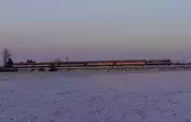 Der allerletzte ALEX (ALX 353) von N�rnberg nach Prag bei Schwandorf.Wegen Problemen an einem Wagen war der Zug stark versp�tet.Als das Licht schon fast weg und ich auf dem Weg zum Auto war,kam der Zug dann pl�tzlich angefahren.So konnte ich noch ein Bild bei grenzwertigen Einstellungen machen.Das Bild entstand am 8.12.12