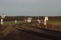 Man kann es fast gar nicht glauben, dass dieses Photo am 29.12.2012 entstanden ist.

Zwei Regio Shuttle der Erfurter Bahn sind auf dem Weg von Gera nach Hof.

Die beiden gehen hier die Steigung von Sch�nberg / Vogtland nach Reuth, dem Scheitelpunkt der Strecke, an

Alle Z�ge dieser Relation, die wir an diesem Nachmittag sahen, waren gut besetzt.

Bahnstrecke Hof - Plauen oberer Bahnhof bei Kornbach im Vogtland.