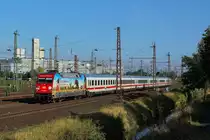 Die S�dafrika-Loks laden zum Sammeln ein, denn jede hat ein anderes Motiv auf der Seitenfl�che. Am 1.9.2012 fuhr durch D�sseldorf-Derendorf die 101 087 mit dem Elefanten-Motiv
