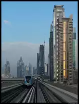 Tw 5008 hat die Station Business Bay grade verlassen. (08.12.2012)