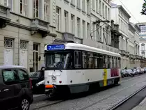 Die Stra�enbahn 7103 als L7 wird im Bereich der Haltestelle Klapdorp in Antwerpen von einem PKW j�h ausgebremst; 110831