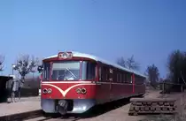 Ein Triebzug der HHGB, Helsingør-Hornbæk-Gilleleje-Banen, hält am 11. April 1974 am Haltepunkt Skibstrup.
