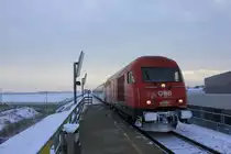 �BB 2016-033 mit Regionalzug Marchegg-Wien Hbf am 10.12.2012 bei der Einfahrt in die provisorische Haltestelle Wien-Hausfeldstra�e.