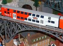 Klein Modellbahn 5001, 2 Stk. mit unterschiedlicher Wagennummer. City-Shuttle-Doppelstockwagen  Wiesel  der �BB. Diese Wagen verkehren im Gro�raum Wien.