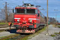 S� 363-020 bei Rangierfahrt im Bahnhof Pragersko. /5.12.2012