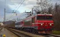 S� 363-025 zieht lehren LkW-Zug durch Maribor-Tabor Richtung Rangierbahnhof Tezno. /3.1.2013