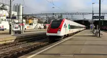 ICN  Johanna Spyri  ist am 12.01.2012 als ICN 1524 von St.Gallen nach Lausanne unterwegs und verl�sst nach dem planm��igen Halt Z�rich HB.
