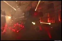 Mein 100. Bild auf bahnbilder.de! Ich m�chte mich hier bei allen bedanken!

Zum Bild: Ein Experiment im Bahnpark Augsburg am 31. M�rz 2012. An diesem Abend fand die �ffentliche Veranstaltung  Nacht der Giganten  im Bahnpark statt. In der Lokhalle wurde mithilfe von Nebelmaschinen Rauch erzeugt und die Lokomotiven wurden von vielen Scheinwerfern angestrahlt... Auf dem Bild zu sehen ist die 44 606 der Dampflok-Gesellschaft M�nchen. Das Bild wurde von mir �brigens nicht bearbeitet (bis auf den Rand und so nat�rlich...).