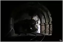 In der Weinzettelwand II - 52.4984  Eberhard  f�hrt mit dem �BB Nostalgiezug SR 14221 von Wien FJB nach M�rzzuschlag, hier durch den Weinzettelwand-Tunnel mit seinen wundersch�nen Galerieb�gen. 
Breitenstein 6.1.2012