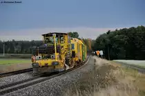 Gleisstopfmaschine bei der Durchfahrt in Oberteich, 14.10.2012
