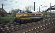 Heute ein Oldtimer - am 28.03.1997 war diese SNCB Diesellok noch im t�glichen
Dienst h�ufiger anzutreffen. Hier ist 5118 solo bei Lint um 12.08 Uhr Richtung
Br�ssel unterwegs.