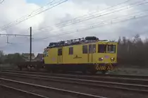 ES 502 Oberleitungs Triebwagen der SNCB hier bei Lint am 28.03.1997
um 9.13 Uhr auf der Fahrt Rtg. Br�ssel.