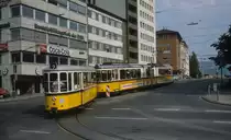 Stuttgart SSB: Ein Zug der SL2 biegt im Juli 1979 am Berliner Platz in die Fritz-Elsas-Strasse ein.
