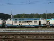 Die fr�hre 221 107 wartete,am 23.April 2011,im damaligen Arrivawerk Neustrelitz auf die Aufarbeitung.