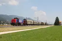 Am 843 085 mit einem G�terzug am 28.06.2011 bei Oensingen.