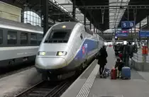Ein TGV 2N2 aus Z�rich zur Weiterfahrt nach Paris am 3.1.13 bei der Einfahrt in Basel SBB.