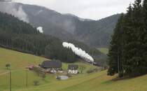 52 7596 und 2455 Posen mit dem DPE 75907 (Hausach-Tbingen Hbf) bei Niederwasser 6.1.13