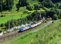 185 525 + 186 903 + 186 901 mit einem KLV am 28.08.2012 bei Wassen.