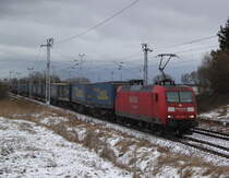 145 025-3 mit KLV Zug 43761 von Rostock Seehafen nach Novara bei der Durchfahrt um 13:26 Uhr in Sildemow.11.01.2013 