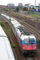 Der PKP Russland Taurus 5 370 002 wurde am 11.8.12 in Berlin Warschauer Strae leider von einem ICE zugefahren,sodass nur noch ein Hochformatbild machbar war.