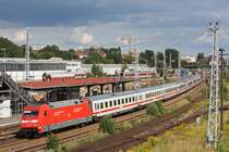 101 103 am 11.8.12 mit einem IC in Berlin Warschauer Strae.