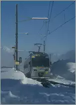 Der CEV Beh 2/4 N° 72  Astro Pleiades  erreicht die Gipfel-Station Les Pléiades. 
19. Dez. 2012