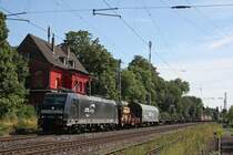 MRCE/CFL Cargo 185 567 fuhr am 12.8.12 mit einem Stahlzug durch Ratingen-Lintorf.
Im Zug mitgefhrt wurde CFL 18xx,1802 und 1810.