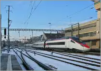 Des Pinocchio lange Nase schn�ffelt �ber die Weichstrasse in Lausanne: SBB ETR 610 als EC 39 von Gen�ve nach Milano am 17. Jan. 2013  