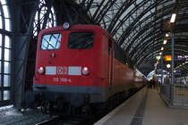 115 198 als schiebende Hilfe fr 101 125 an der Spitze des IC nach Oldenburg steht abfahrbereit im Dresdner Hbf. 20.01.2013