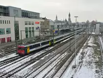 8-teiliger Doppel RBe Pendel als Ersatz IR 2121 bei Einfahrt in Konstanz DB. Am Zugschluss ist der RBe 540 045-2, 24.01.2013.
