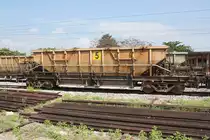 บ.ท.ข. 42076 (บ.ท.ข. =B.H.W./Bogie Hopper Wagon, Nippon Sharyo - Japan, Bauj. 1998) am 04.November 2012 im Bf. Den Chai.