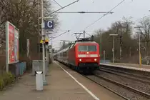 Immer fahrt eine 101 mit die EC Amsterdam-Berlin, aber am 28-12-2012 kam zum Gl�ck eine 120 vorbei! 120 102-9 mit IC 145 Amsterdam CS-Berlin Ostbahnhof auf Bahnhof Ibbenb�ren am 28-12-2012.