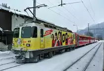  Login  Ge 4/4 II Nr. 611 mit einem Skizug abgstellt in Klosters Dorf, 25.01.2013.