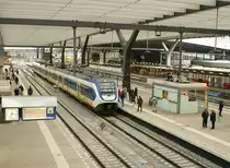 SLT-6 2622 als Nahverkehrszug nach Den Haag CS. Gleis 7 Rotterdam Centraal Station 14-12-2011.