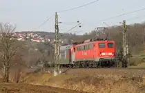 Die von DB Fernverkehr angemietete 140 585-1 hatte am 24. Dezember 2012 die Aufgabe, den aus 101 144 gebildeten Pbz 2461 nach M�nchen zu bef�rdern. Die Aufnahme entstand bei Uhingen.