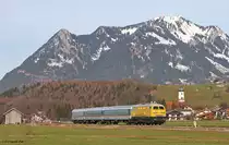 Wer vor ein paar Jahren behauptet h�tte, dass eine 218 mal vor dem ALEX zum Einsatz kommen w�rde, w�re wohl nur schief angeschaut worden. Ende 2012 wurde dieses Szenario aber Wirklichkeit und die gelbe 218 391-1 der Bahnbau Gruppe machte sich auf ins Allg�u, um sich dort mal wieder vor Personenz�gen zu versuchen. Am 31.12.2012 stand dabei unter Anderem der ALX 84166 auf dem Plan, welchen ich bei Altst�dten aufnehmen konnte.