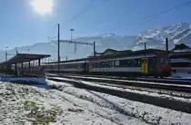 Gegenlichtaufnahme des Sarganser Dispopendels (dieser Dispopendel ist nur wegen dem WEF in Davos). RBe 540 039-5, 26.01.2013.