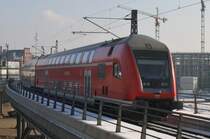 Hier ein RE1 (RE18179) von Brandenburg Hbf. nach Frankfurt(Oder), bei der Ausfahrt am 26.1.2013 aus Berlin Hbf. 